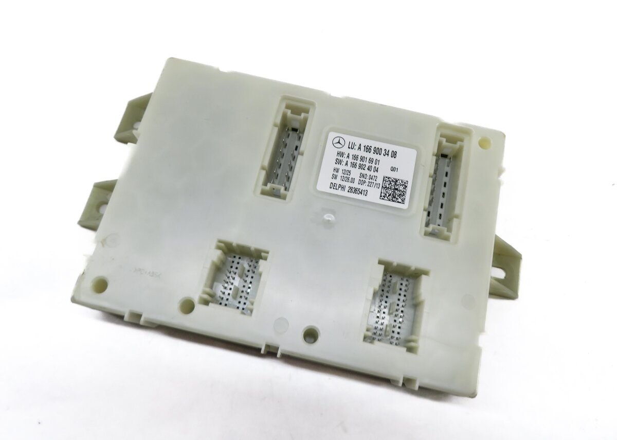 2013-2014 MERCEDES GL350 GL450 GL550 (X166) REAR SIGNAL ACQUISITION MODULE SAM