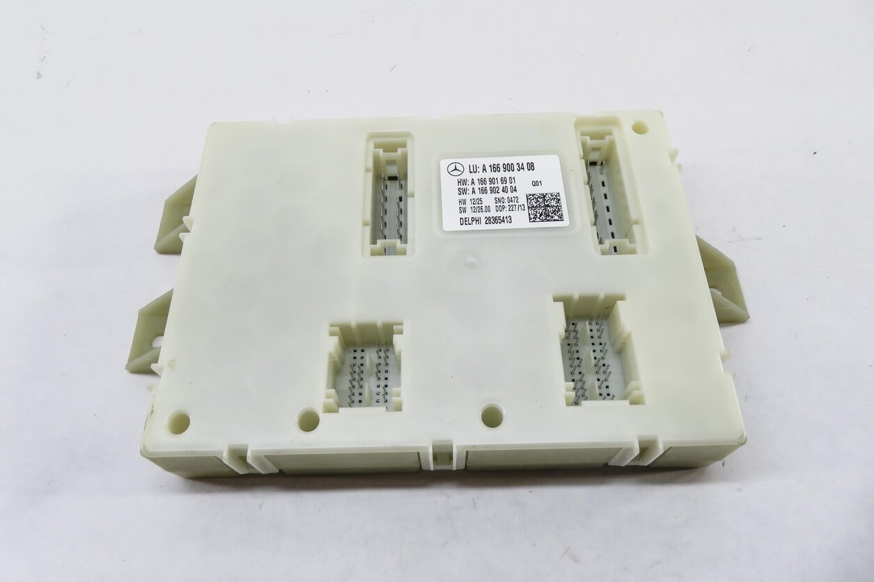Thumbnail 2: 2013-2014 MERCEDES GL350 GL450 GL550 (X166) REAR SIGNAL ACQUISITION MODULE SAM