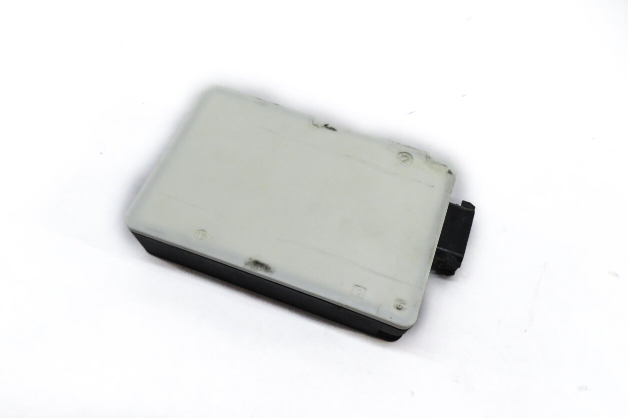 2014 MERCEDES GL350 GL450 GL550 GL63 CLS550 (C218 X166) BLIND SPOT RADAR MODULE