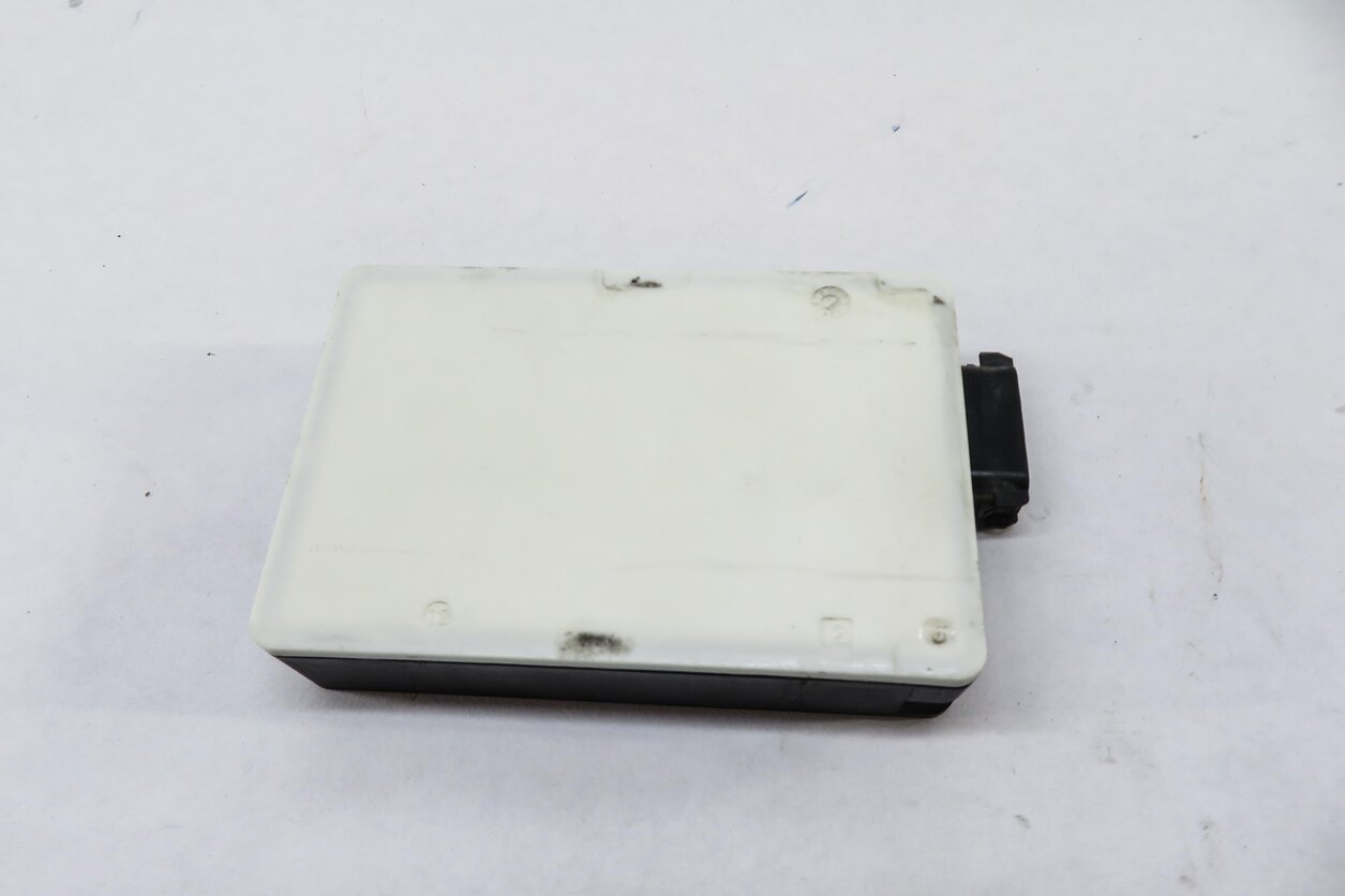 Thumbnail 2: 2014 MERCEDES GL350 GL450 GL550 GL63 CLS550 (C218 X166) BLIND SPOT RADAR MODULE