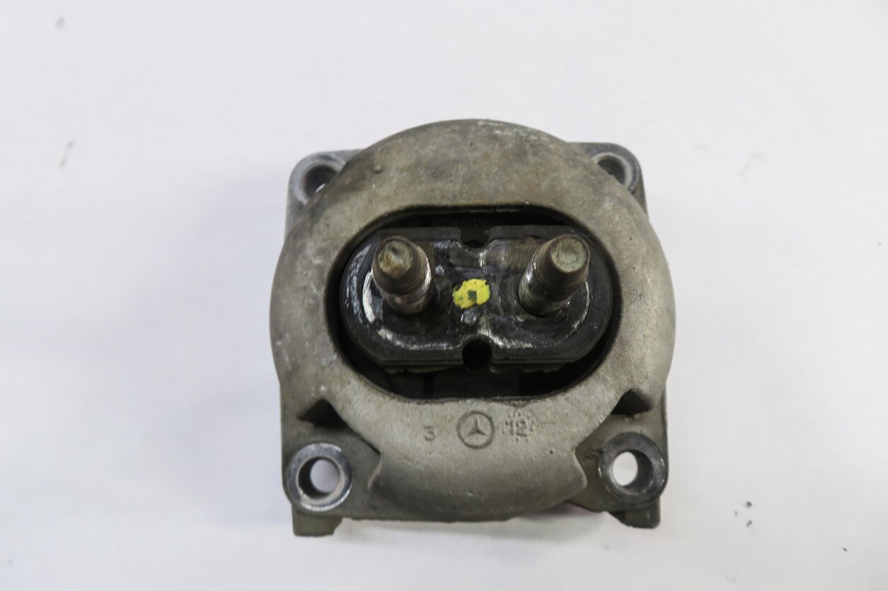 Thumbnail 4: 2014 MERCEDES GL450 (X166) 4.6L M278 V8 ENGINE TRANSMISSION MOUNT BRACKET
