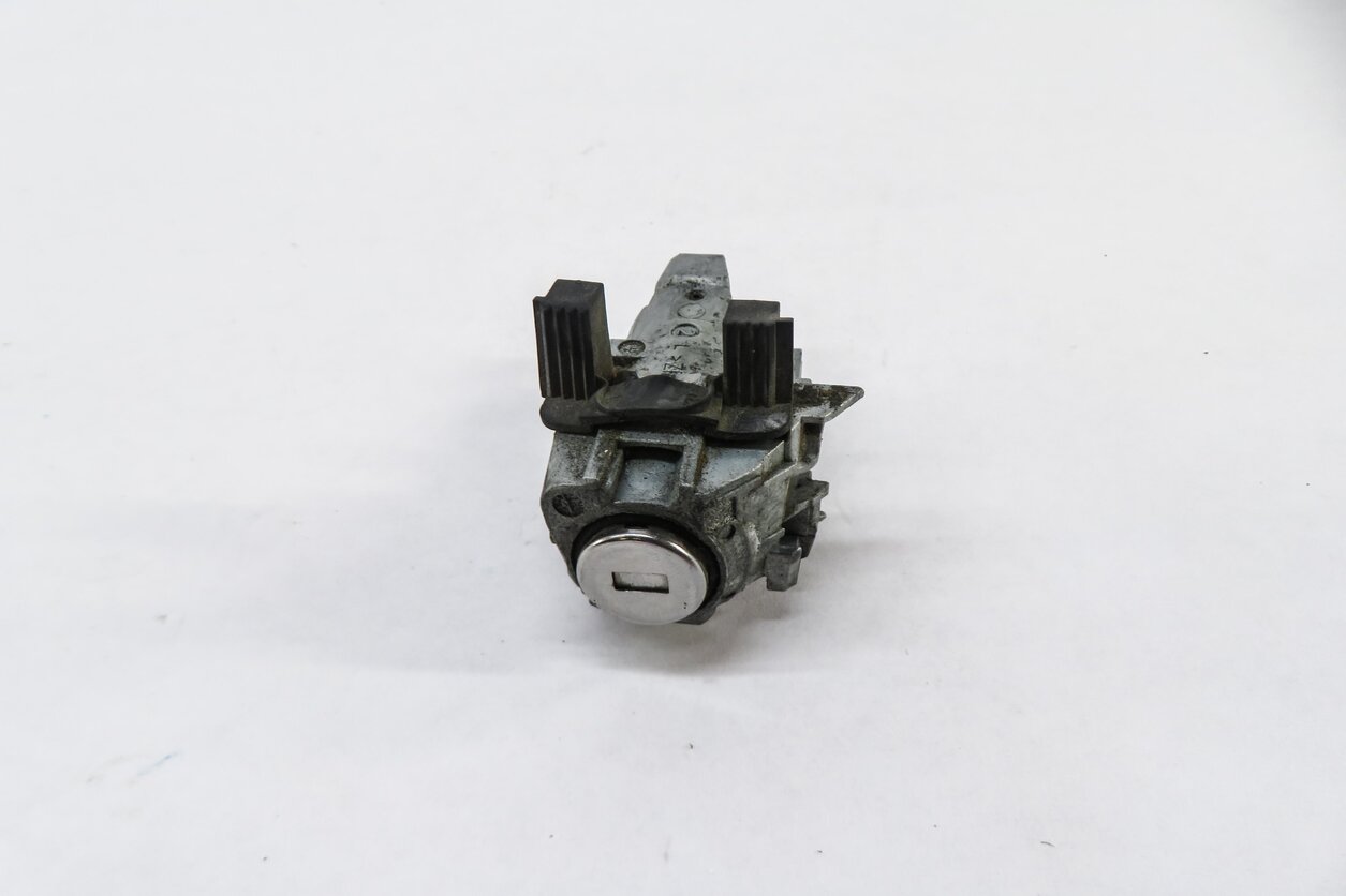 Thumbnail 3: 2014 MERCEDES GL450 (X166) LEFT FRONT DRIVER DOOR HANDLE LOCK CYLINDER w/ KEY