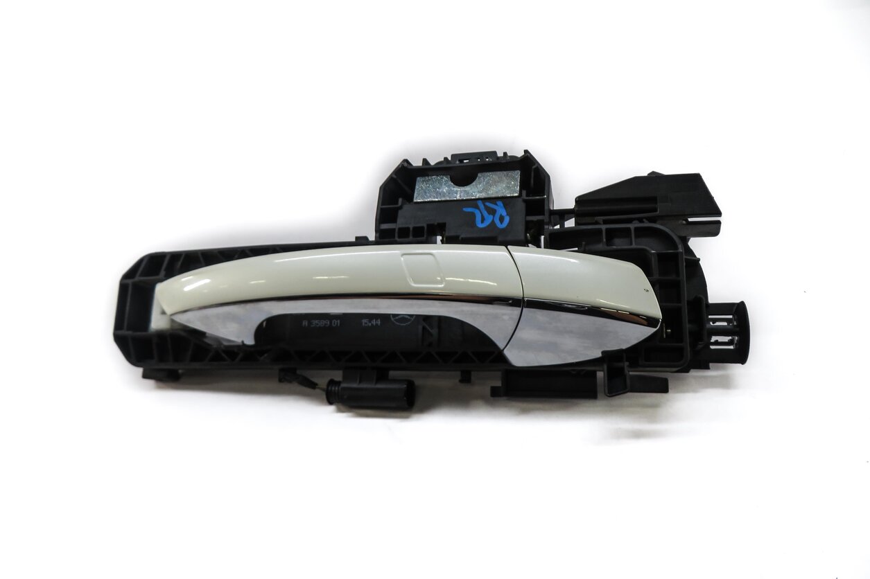 Thumbnail 2: 13-16 MERCEDES GL350 GL450 GL550 ML350 - RIGHT REAR KEYLESS DOOR HANDLE (WHITE)
