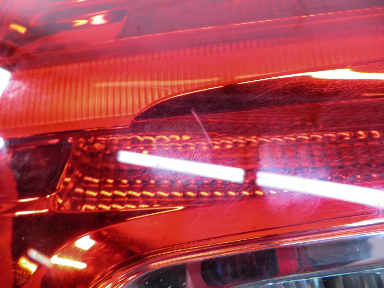 Thumbnail 7: 13-16 MERCEDES GL350 GL450 GL550 (X166) RIGHT REAR INNER TAILLIGHT LIGHT LAMP