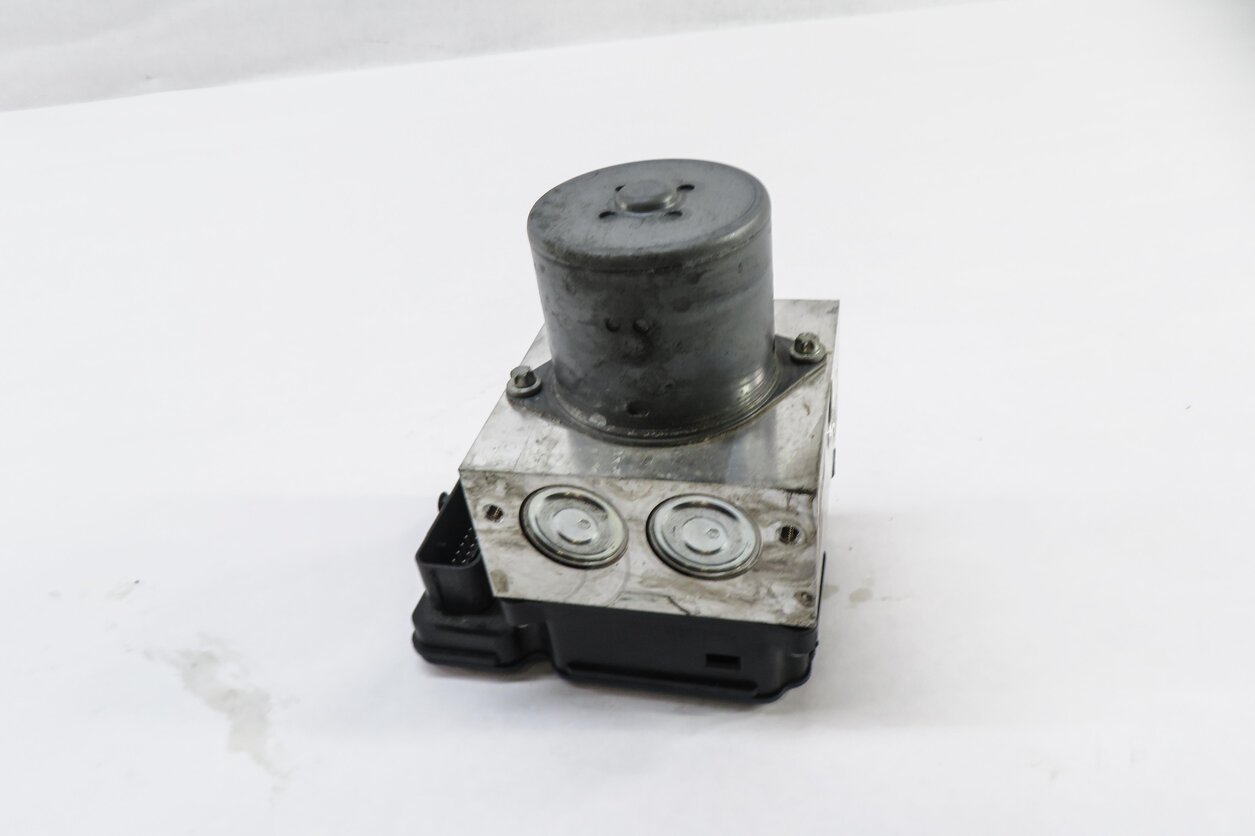 Thumbnail 3: 14-15 MERCEDES GL350 GL450 GL550 ML350 ML550 (W166 X166) ABS BRAKE PUMP MODULE