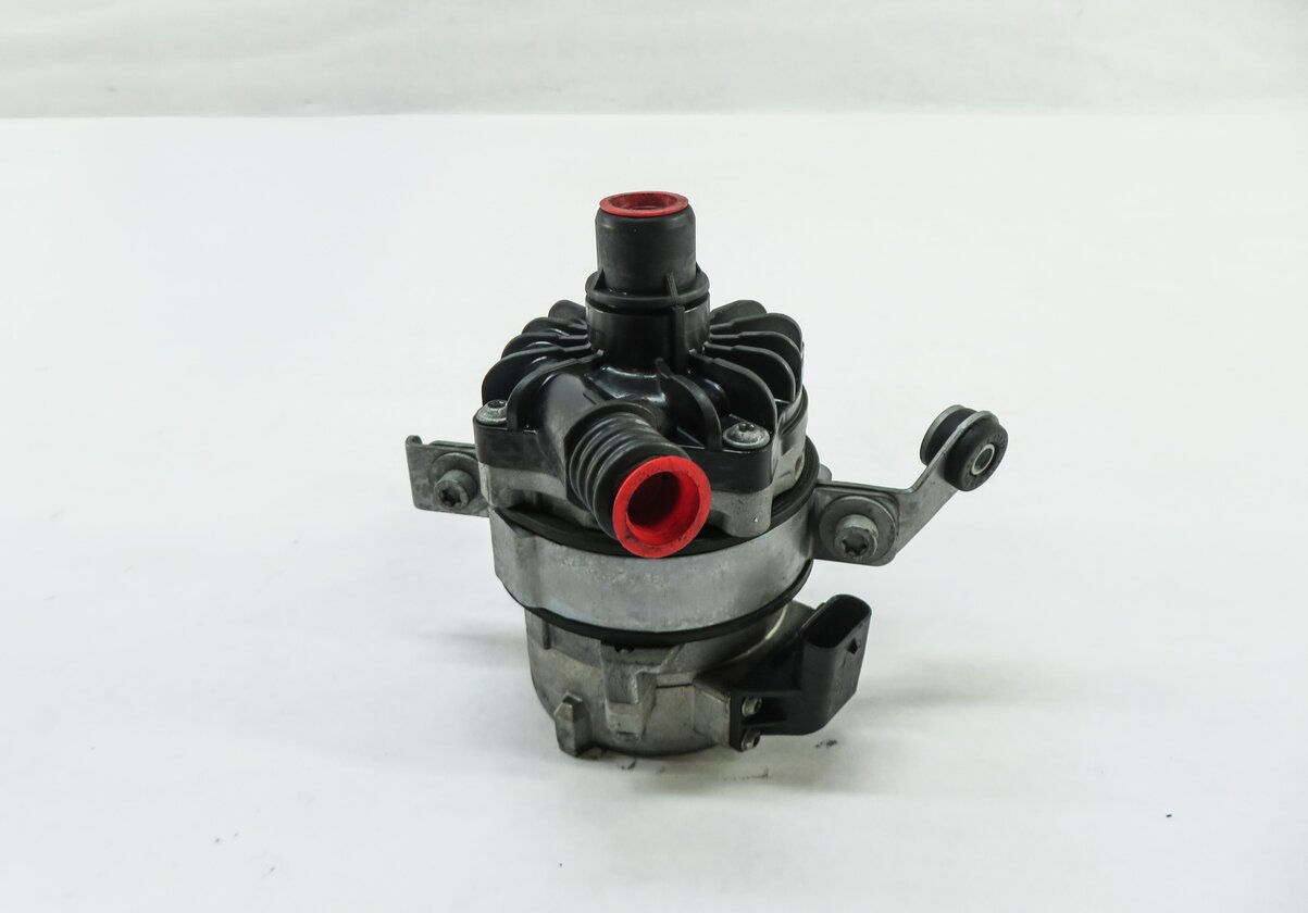 Thumbnail 2: 14-16 BMW 335i 335iGT 435i (F30 F32 F34) 3.0L N55 ENGINE AUXILIARY WATER PUMP