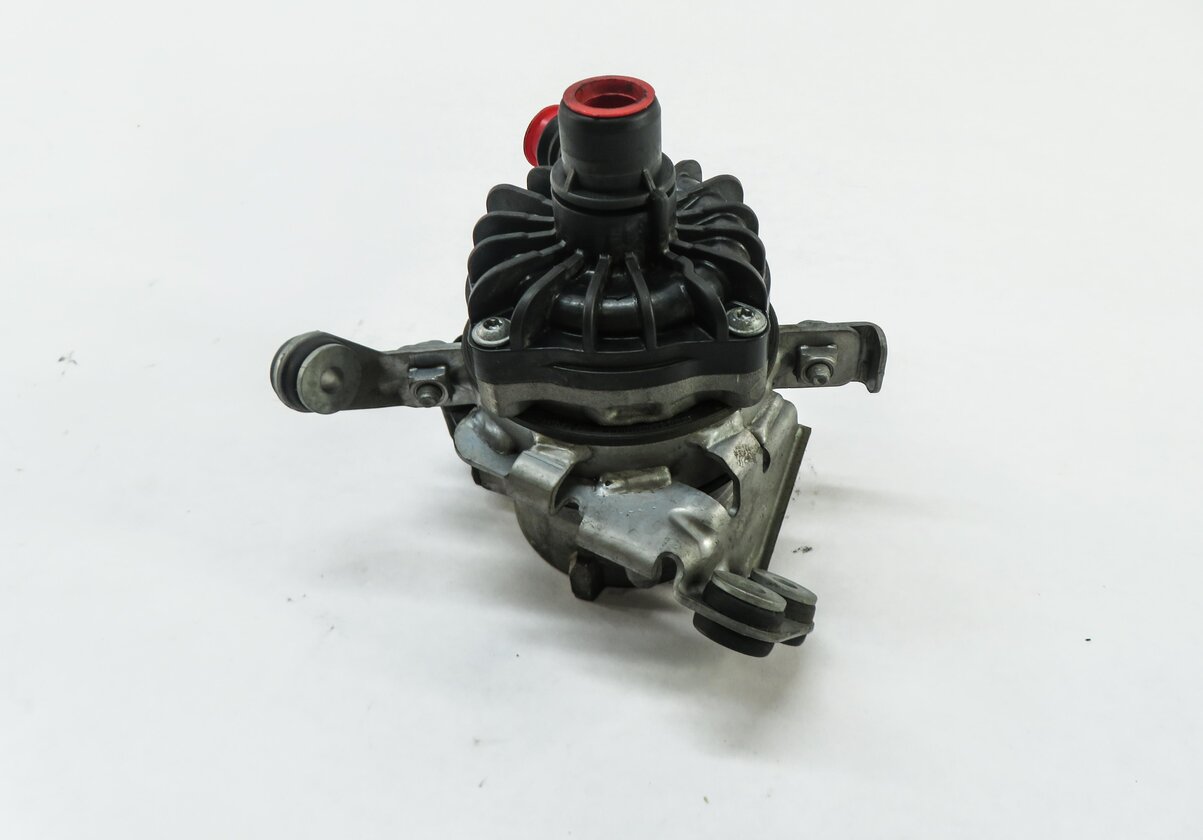 Thumbnail 3: 14-16 BMW 335i 335iGT 435i (F30 F32 F34) 3.0L N55 ENGINE AUXILIARY WATER PUMP