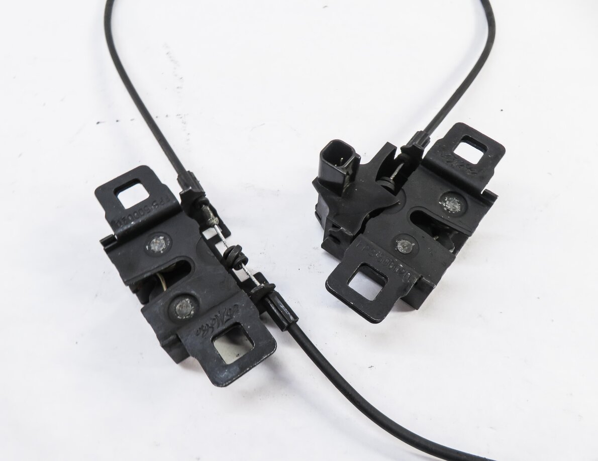 Thumbnail 5: 2013 RANGE ROVER SPORT (L320) FRONT LEFT & RIGHT LOWER HOOD LOCK LATCH SET