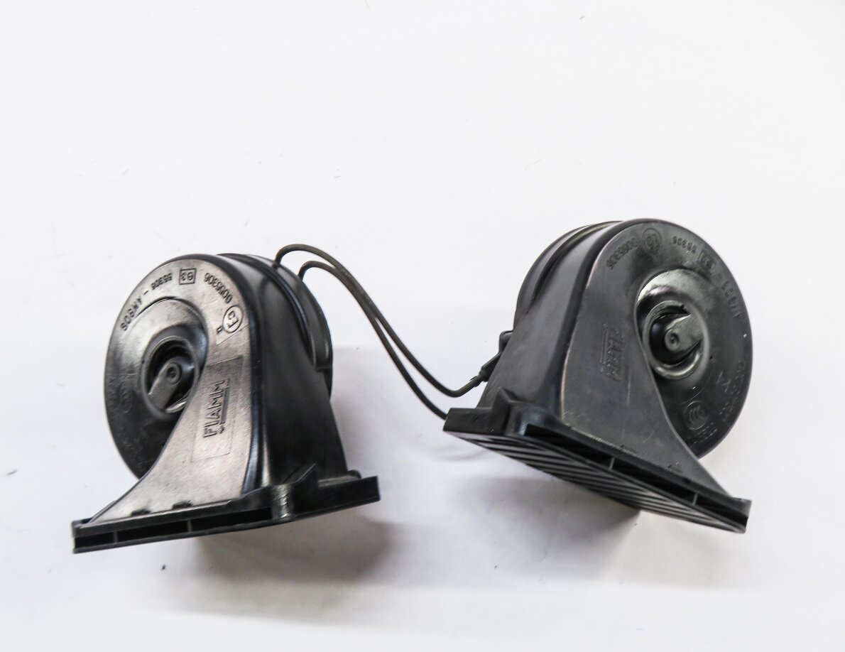 Thumbnail 2: 2010-2016 RANGE ROVER SPORT (L320) LR4 - HIGH & LOW TONE SAFETY HORN SET-2