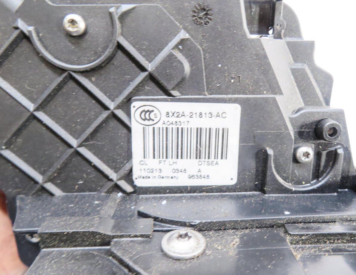 Thumbnail 4: 2010-2019 EVOQUE LR4 / RANGE ROVER SPORT (L320) LEFT FRONT PASSIVE DOOR LATCH