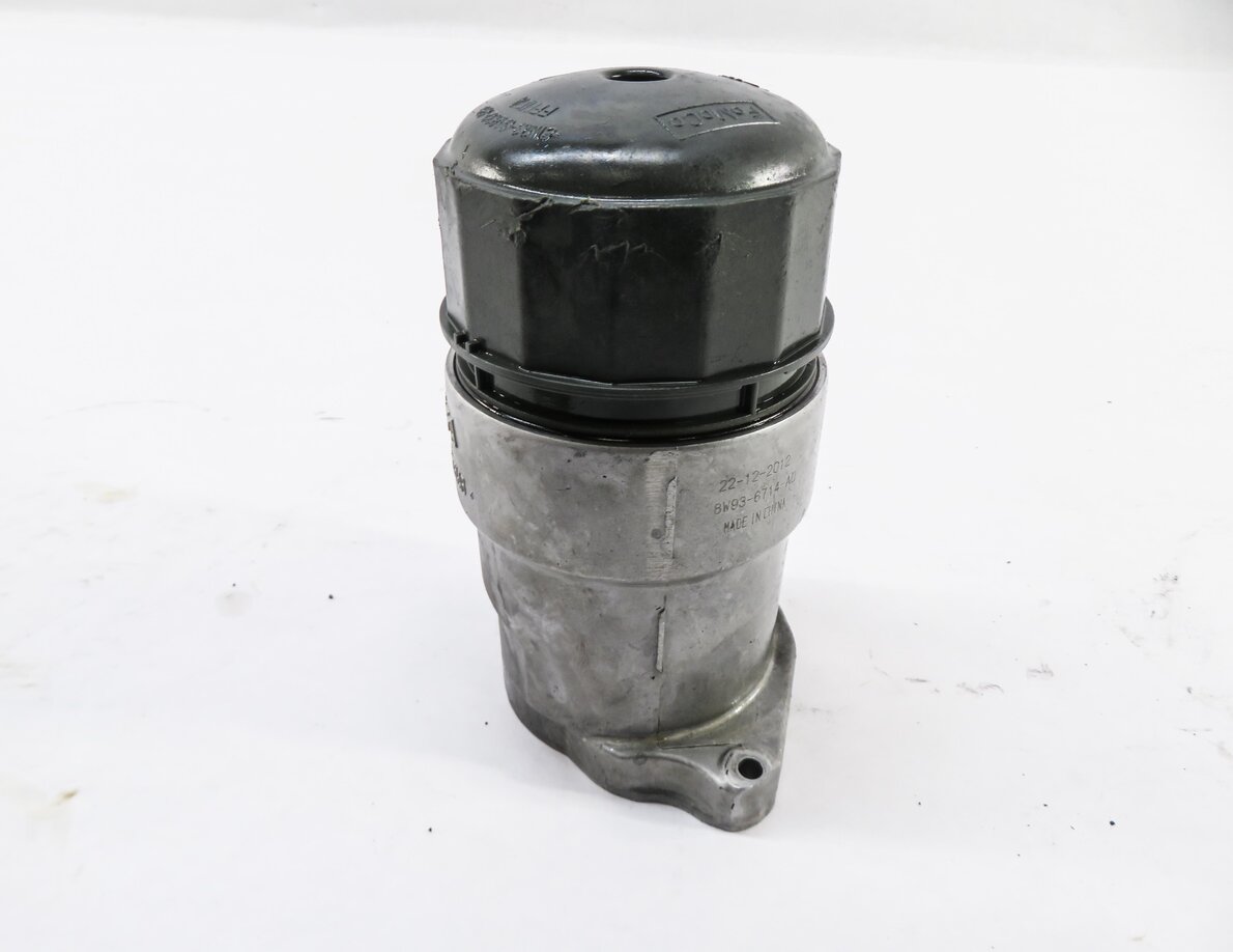 Thumbnail 2: 2013 RANGE ROVER SPORT (L320) 5.0L AJ133 V8 ENGINE OIL FILTER HOUSING w/ CAP