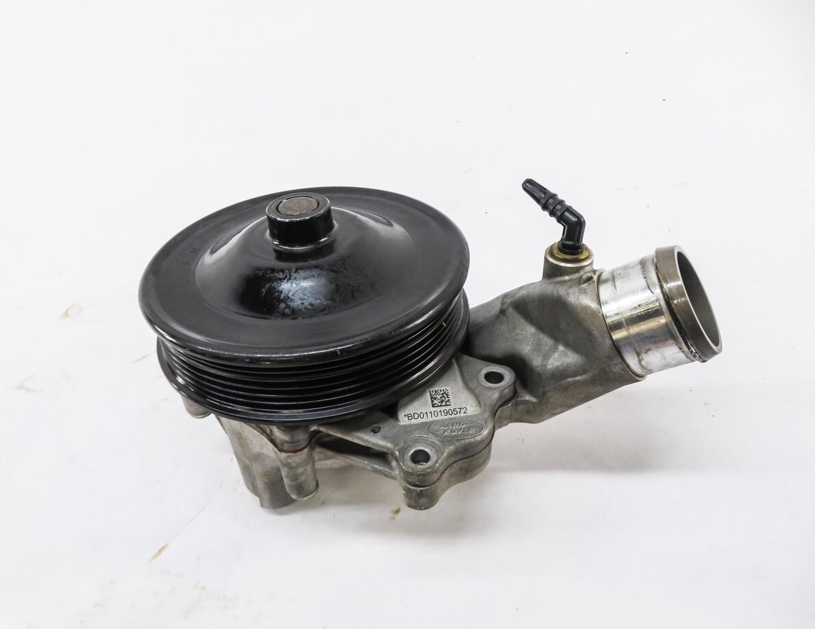 Thumbnail 2: 2010-2017 LR4 - RANGE ROVER SPORT (L320 L322 L494 L404) 3.0L / 5.0L - WATER PUMP