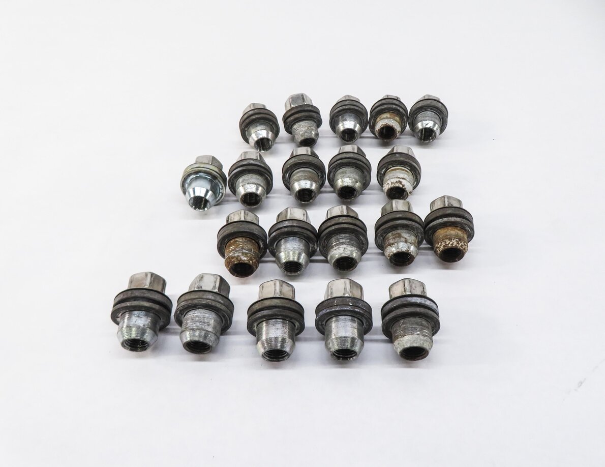 Thumbnail 2: 2005-2018 RANGE ROVER SPORT LR3 LR4 DISCOVERY WHEEL TIRE RIM LUG NUT SET-20