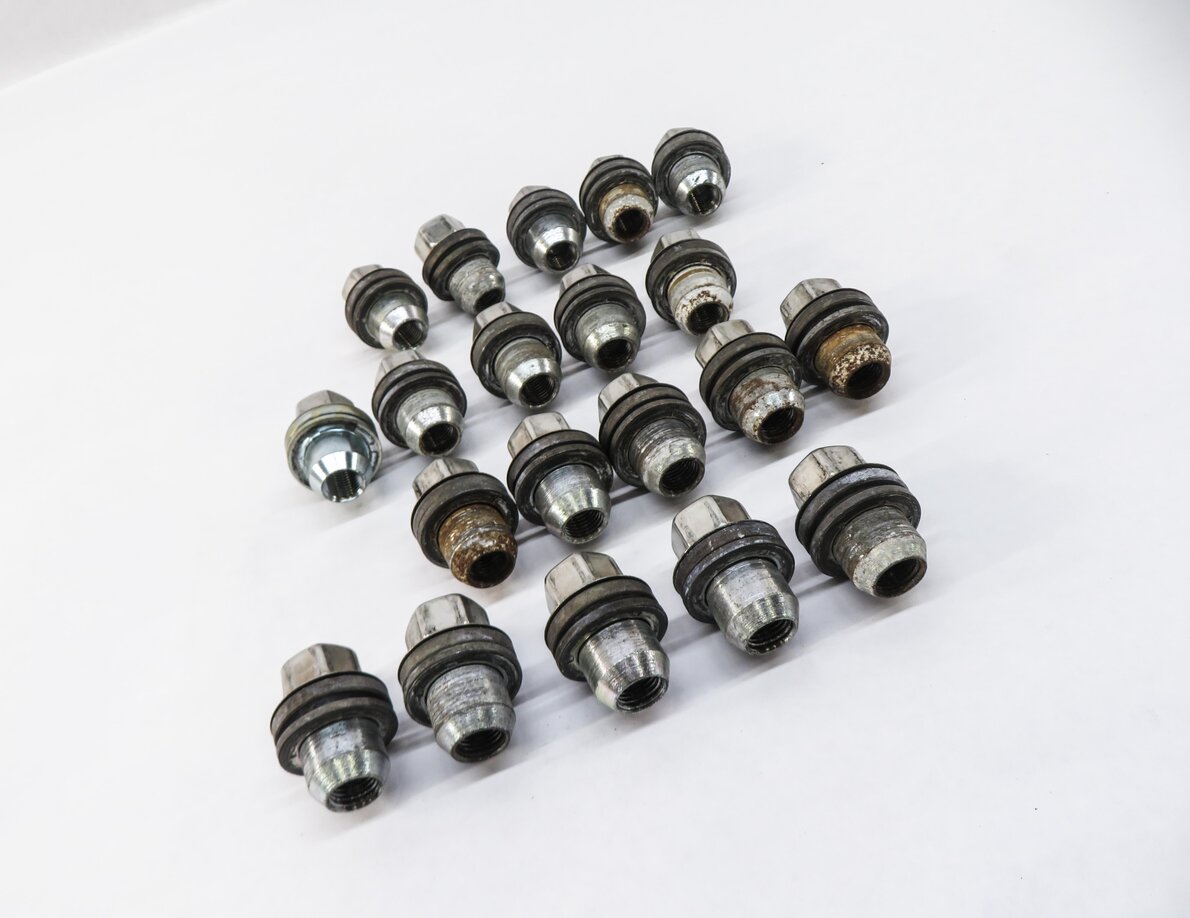 Thumbnail 3: 2005-2018 RANGE ROVER SPORT LR3 LR4 DISCOVERY WHEEL TIRE RIM LUG NUT SET-20