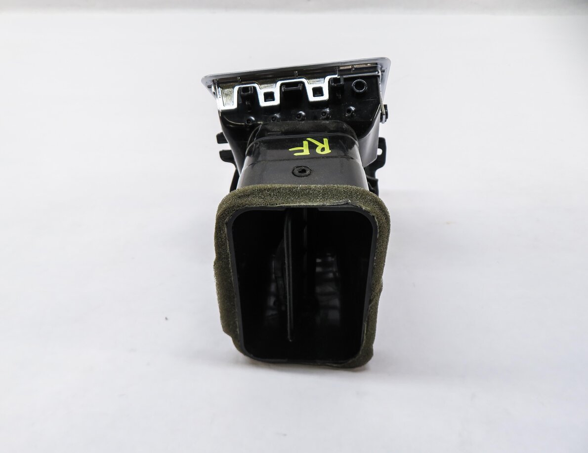 Thumbnail 3: 2013 RANGE ROVER SPORT (L320) RIGHT FRONT OUTER DASH HEATER A/C AIR VENT