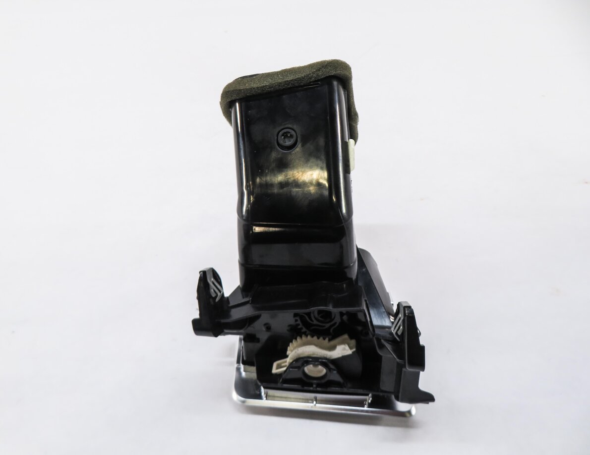Thumbnail 4: 2013 RANGE ROVER SPORT (L320) RIGHT FRONT OUTER DASH HEATER A/C AIR VENT