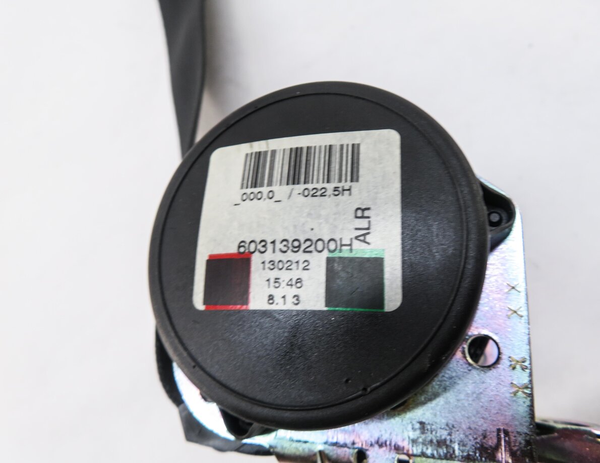 Thumbnail 4: 2013 RANGE ROVER SPORT (L320) REAR 2nd ROW SEAT CENTER SEATBELT RETRACTOR