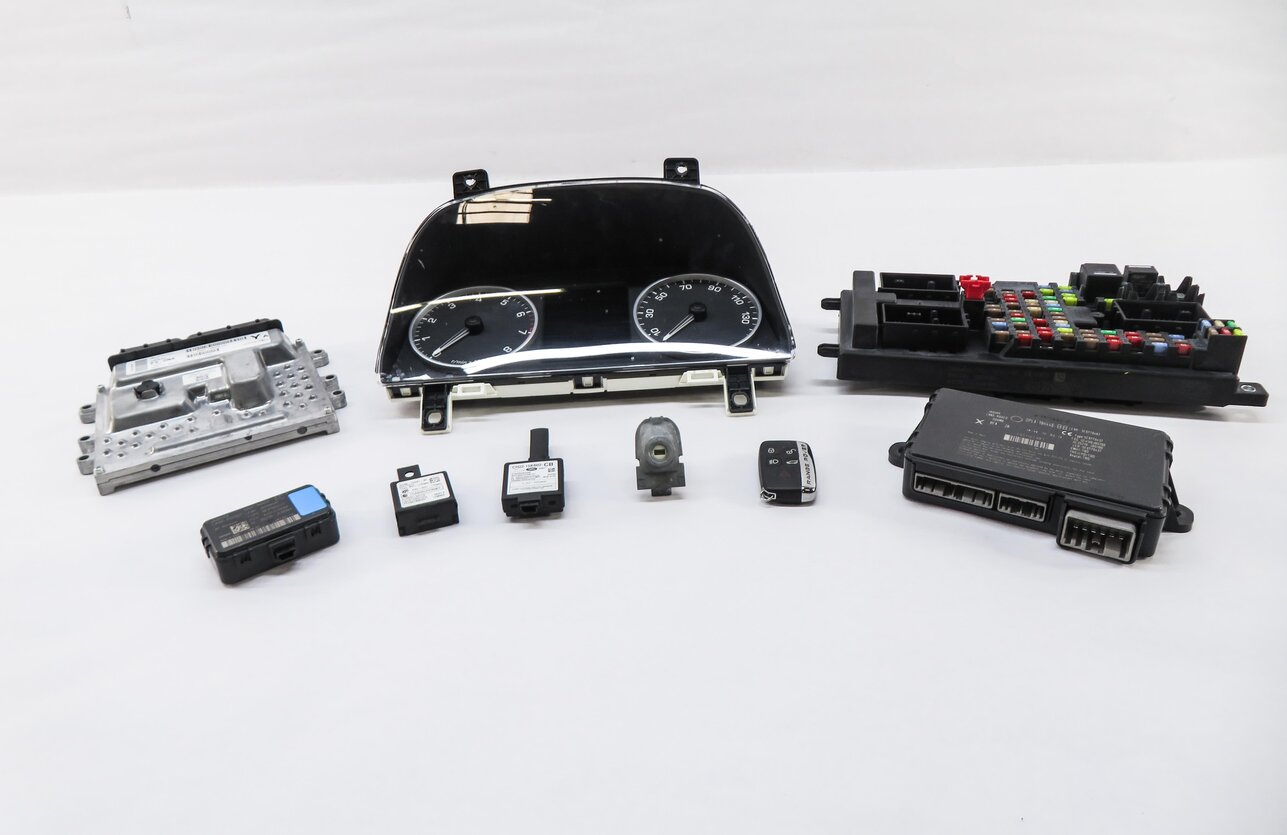 Thumbnail 13: 2013 RANGE ROVER SPORT (L320) 5.0L V8 ENGINE ECM BCM IMMOBILIZER MODULE KEY SET