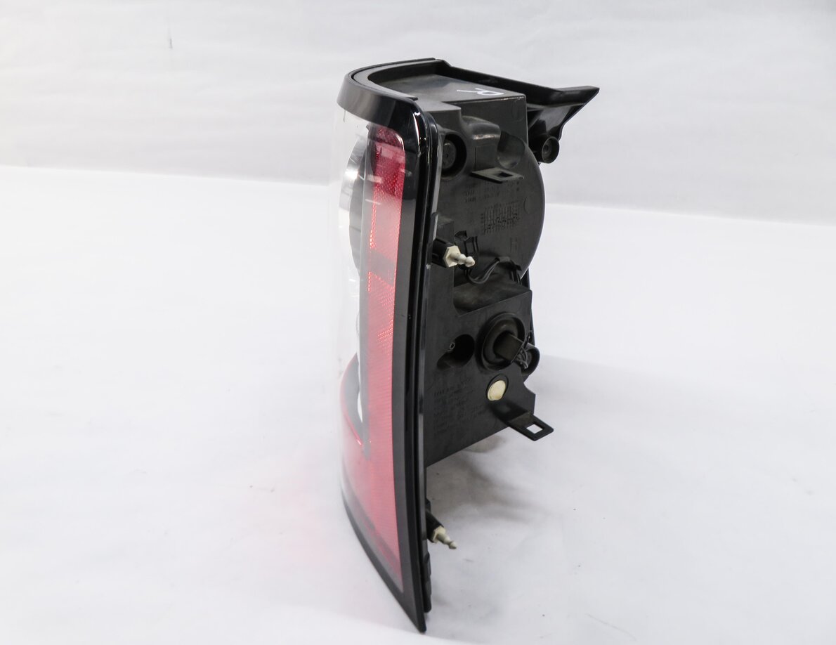 Thumbnail 4: 2012-2013 RANGE ROVER SPORT (L320) RIGHT PASSENGER TAILLIGHT BRAKE LIGHT LAMP