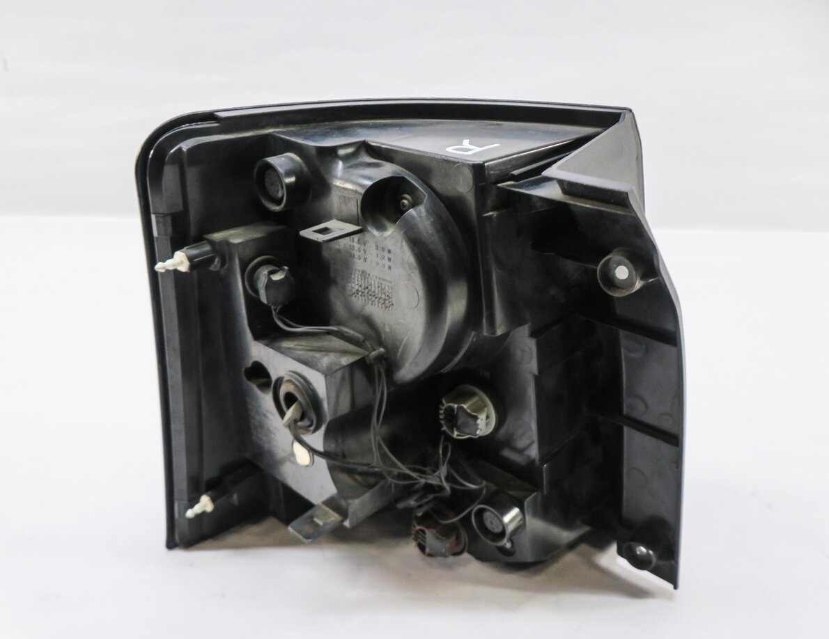 Thumbnail 5: 2012-2013 RANGE ROVER SPORT (L320) RIGHT PASSENGER TAILLIGHT BRAKE LIGHT LAMP