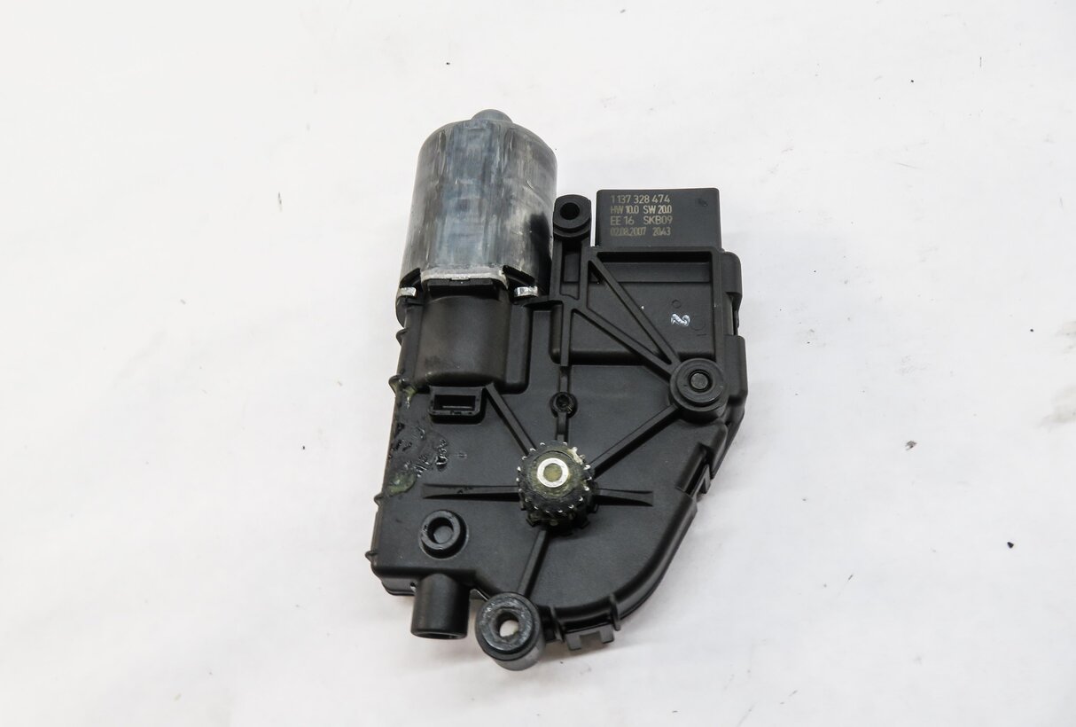 Thumbnail 3: 2007-2014 AUDI Q7 (4L) PANORAMIC SUNROOF MOTOR SUN ROOF MOTOR SUNSHADE MOTOR
