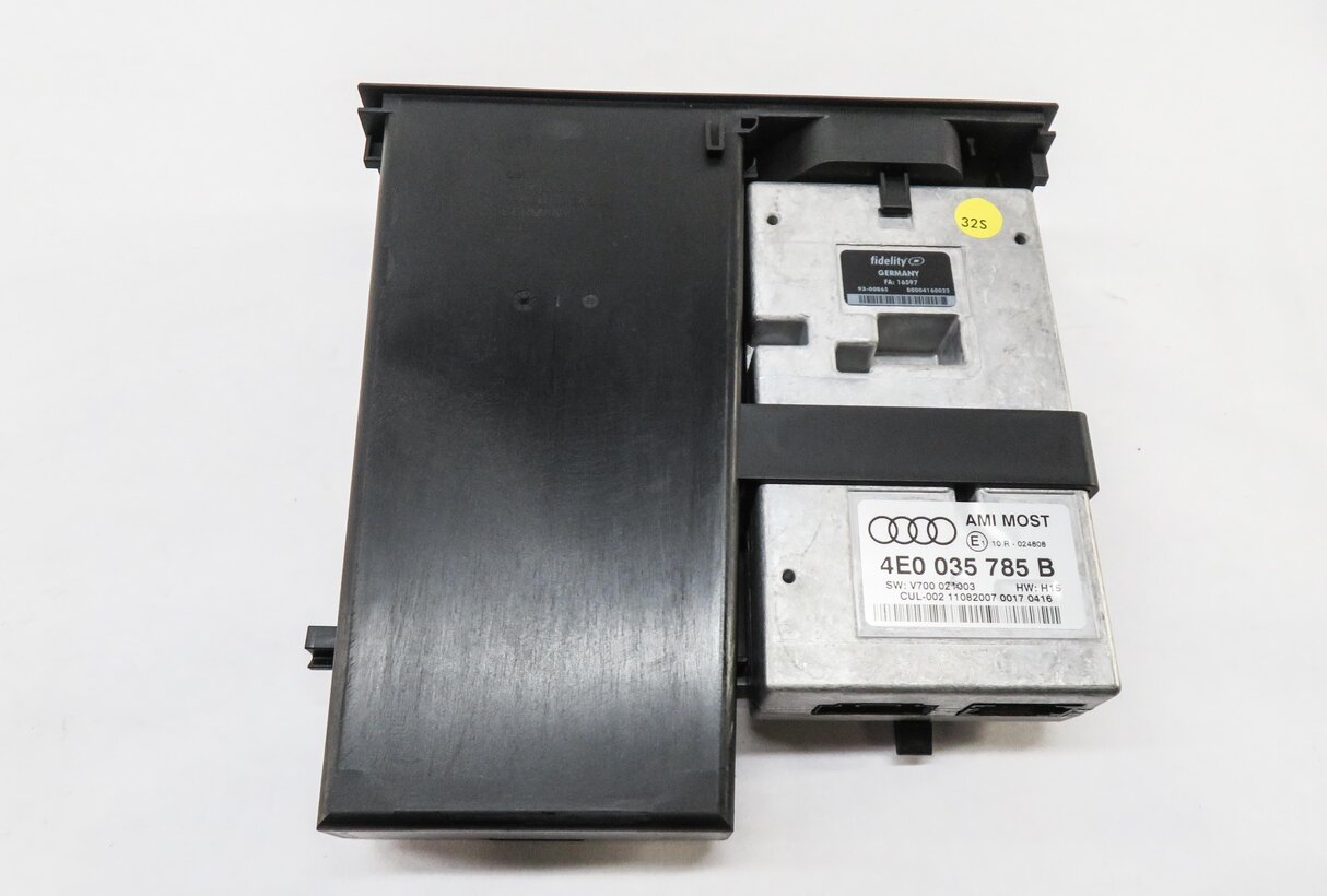 Thumbnail 3: 2008 AUDI Q7 (4L) RADIO STEREO i-POD INTERFACE MODULE