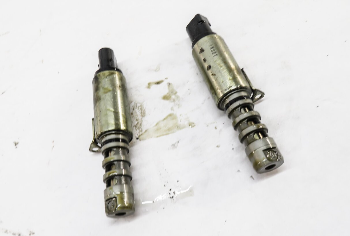 Thumbnail 2: 2008 AUDI Q7 (4L) 4.2L V8 ENGINE VVT VANOS TIMING SOLENOID SET-2