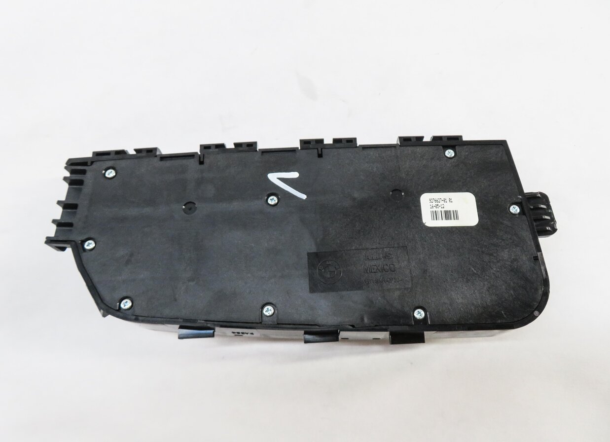 Thumbnail 4: 2013 BMW 328i (F30) LEFT FRONT DRIVER MEMORY SEAT ADJUSTMENT SWITCH BUTTON
