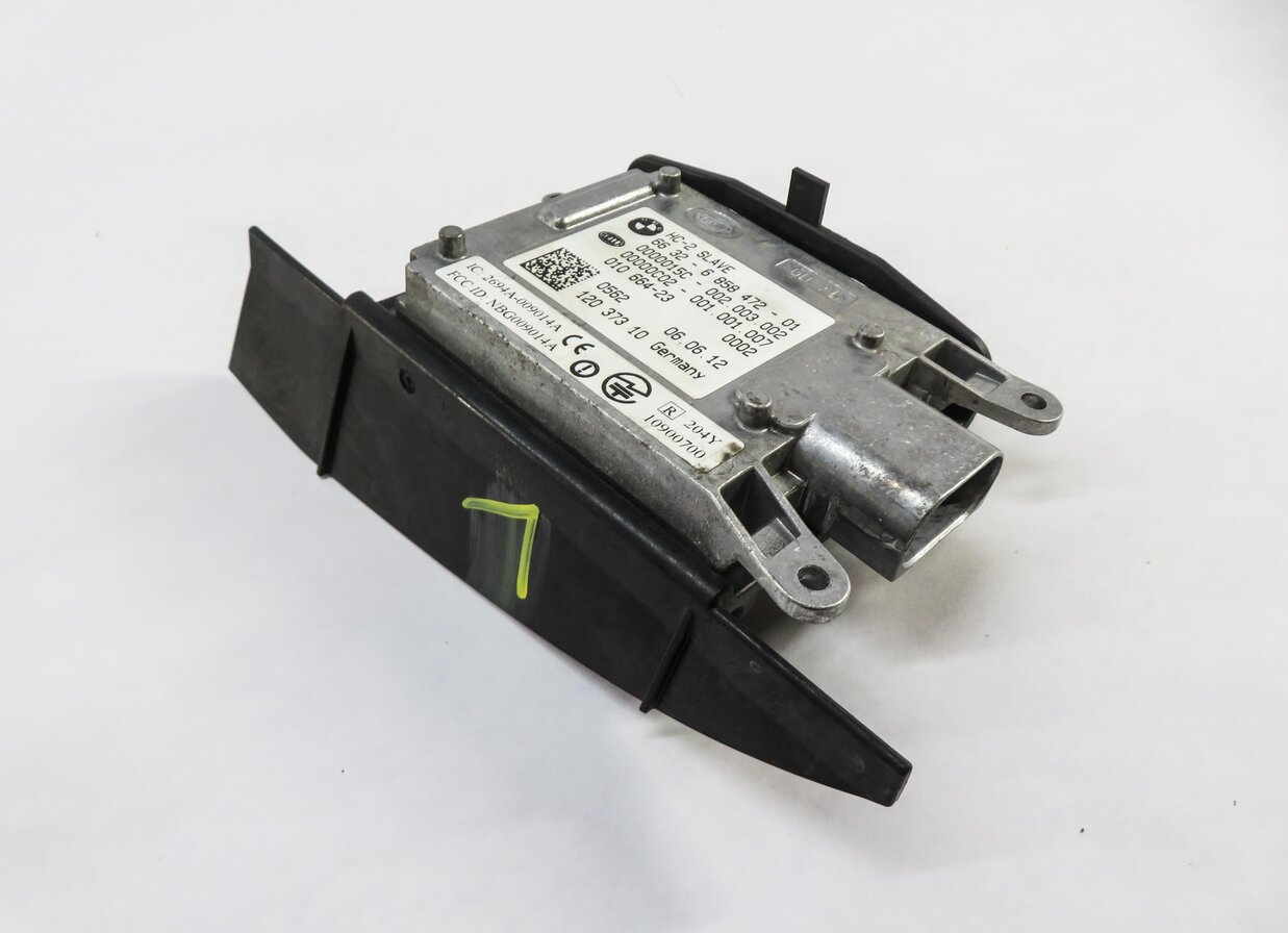 Thumbnail 3: 2013 BMW 328i (F30) LEFT LANE DEPARTURE WARNING RADAR SENSOR (SLAVE)
