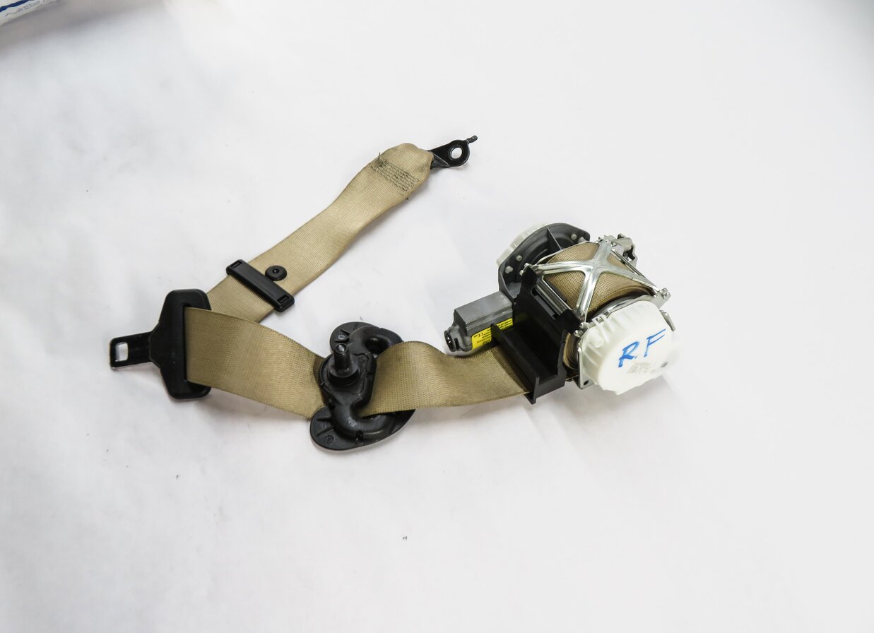 Thumbnail 3: 2012-2014 BMW 320i 328i 335i (F30) SEDAN RIGHT FRONT SEATBELT RETRACTOR (BEIGE)