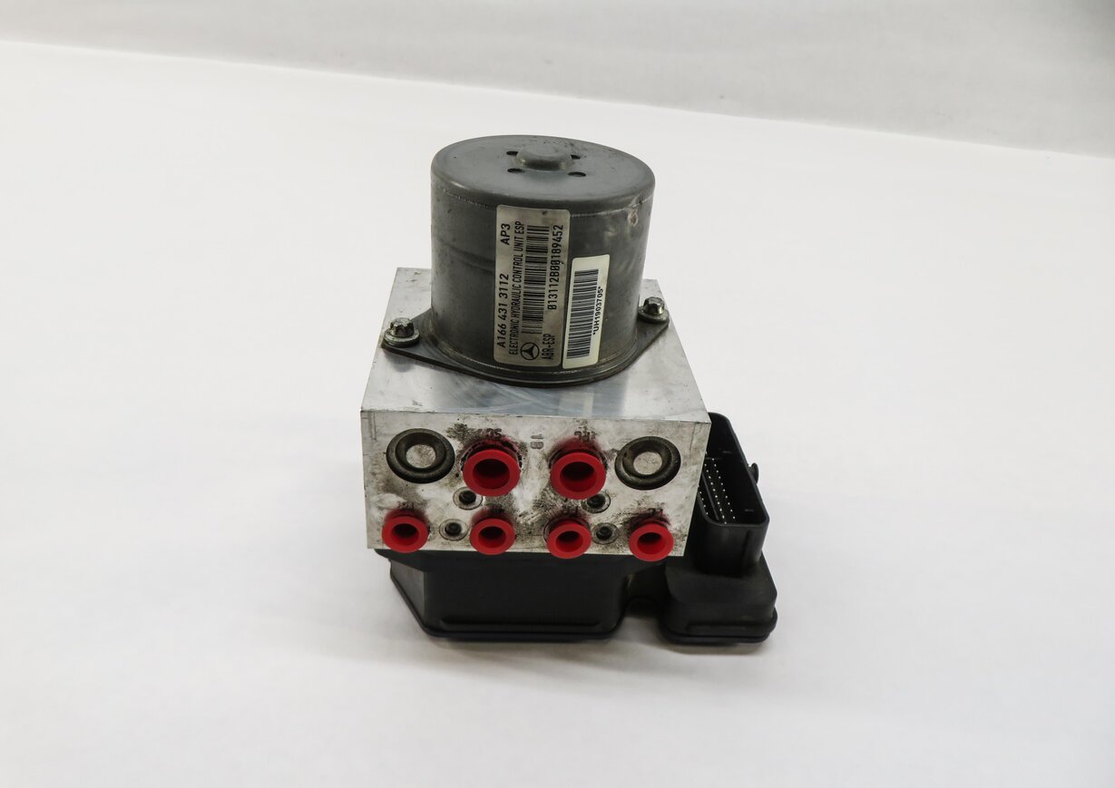 Thumbnail 2: MERCEDES 2015 ML250 ML350 ML400 16-17 CLA250 (W117 W166) ABS BRAKE PUMP MODULE