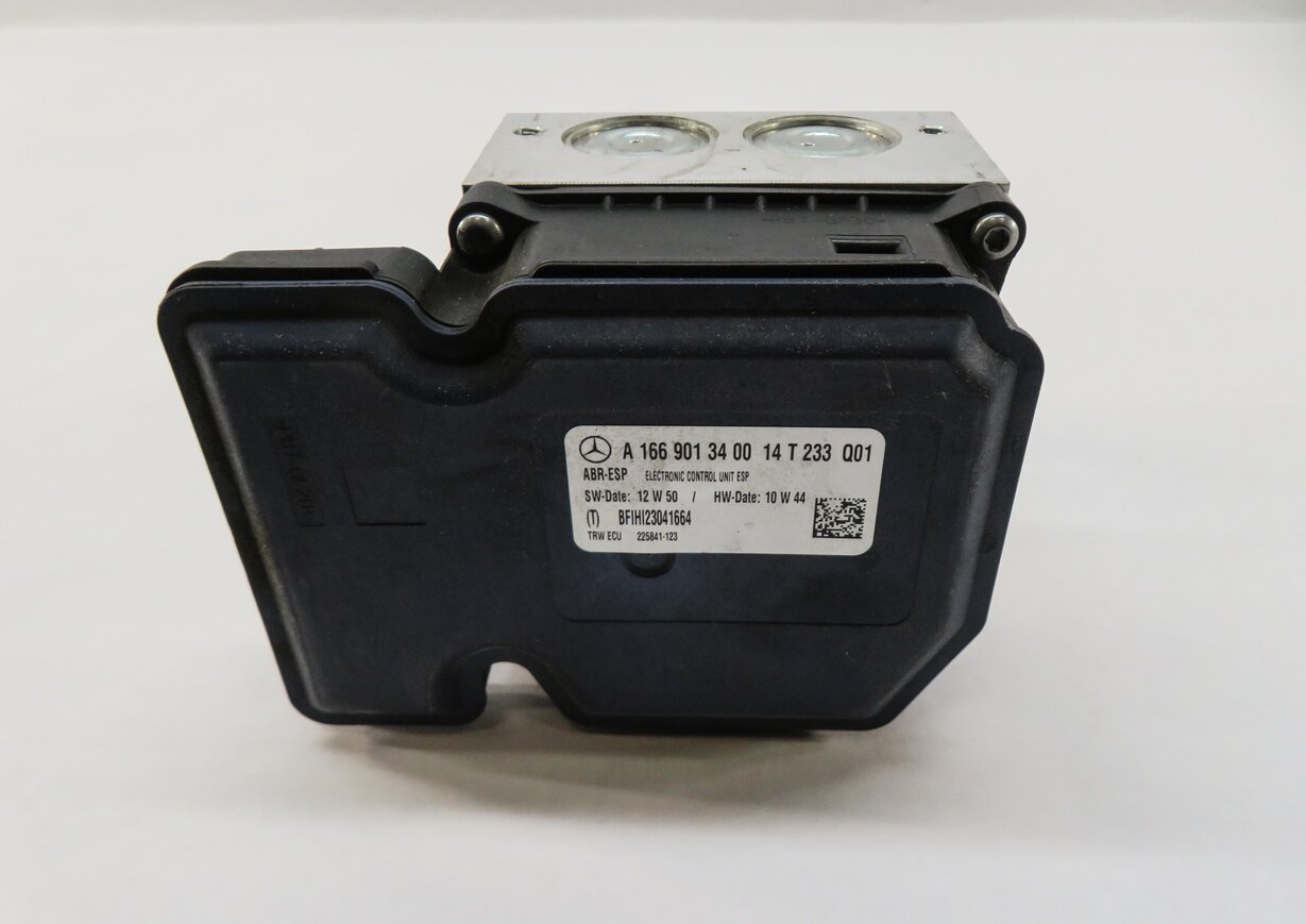 Thumbnail 4: MERCEDES 2015 ML250 ML350 ML400 16-17 CLA250 (W117 W166) ABS BRAKE PUMP MODULE
