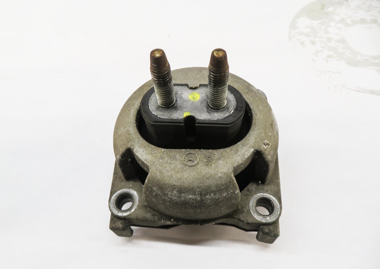 Thumbnail 3: 2015 MERCEDES ML350 (W166) TRANSMISSION MOUNT BRACKET