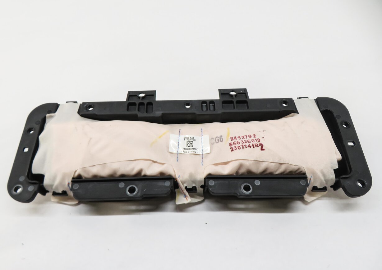 Thumbnail 2: 12-19 MERCEDES GL450 GL550 GLE GLS ML350 ML550 (X166 W166) DRIVER KNEE AIRBAG