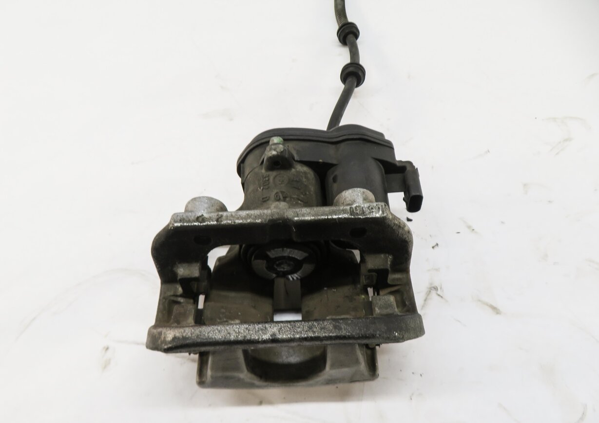 Thumbnail 5: 2012-2018 MERCEDES GLE300D GLE350 ML250 ML350 (W166) RIGHT REAR BRAKE CALIPER