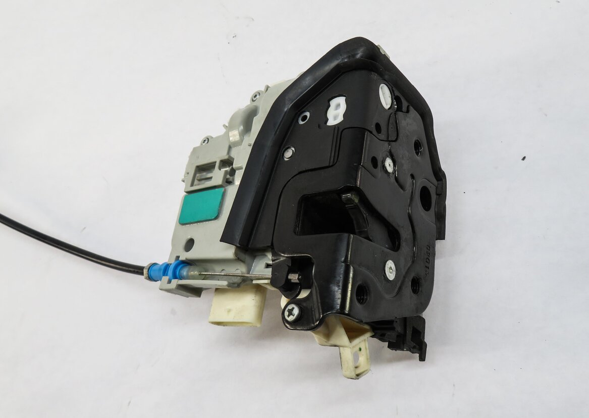 Thumbnail 3: 15-21 AUDI A3 S3 A4 Q5 TT (8V B9 MK3 FY) RIGHT FRONT PASSENGER DOOR LOCK LATCH