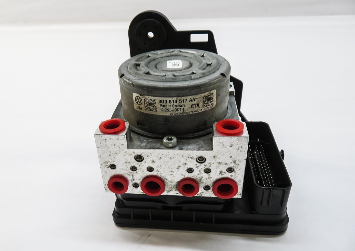 Thumbnail 2: 2015-2016 AUDI A3 (8V) ABS ANTI LOCK BRAKE PUMP w/ MODULE