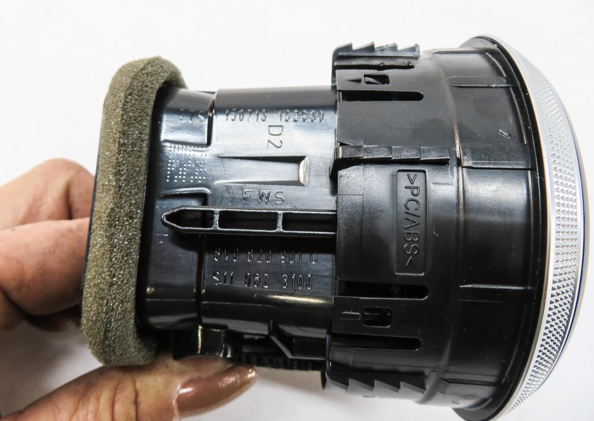 Thumbnail 5: 2016 AUDI A3 (8V) FRONT DASH HEATER A/C AIR VENT