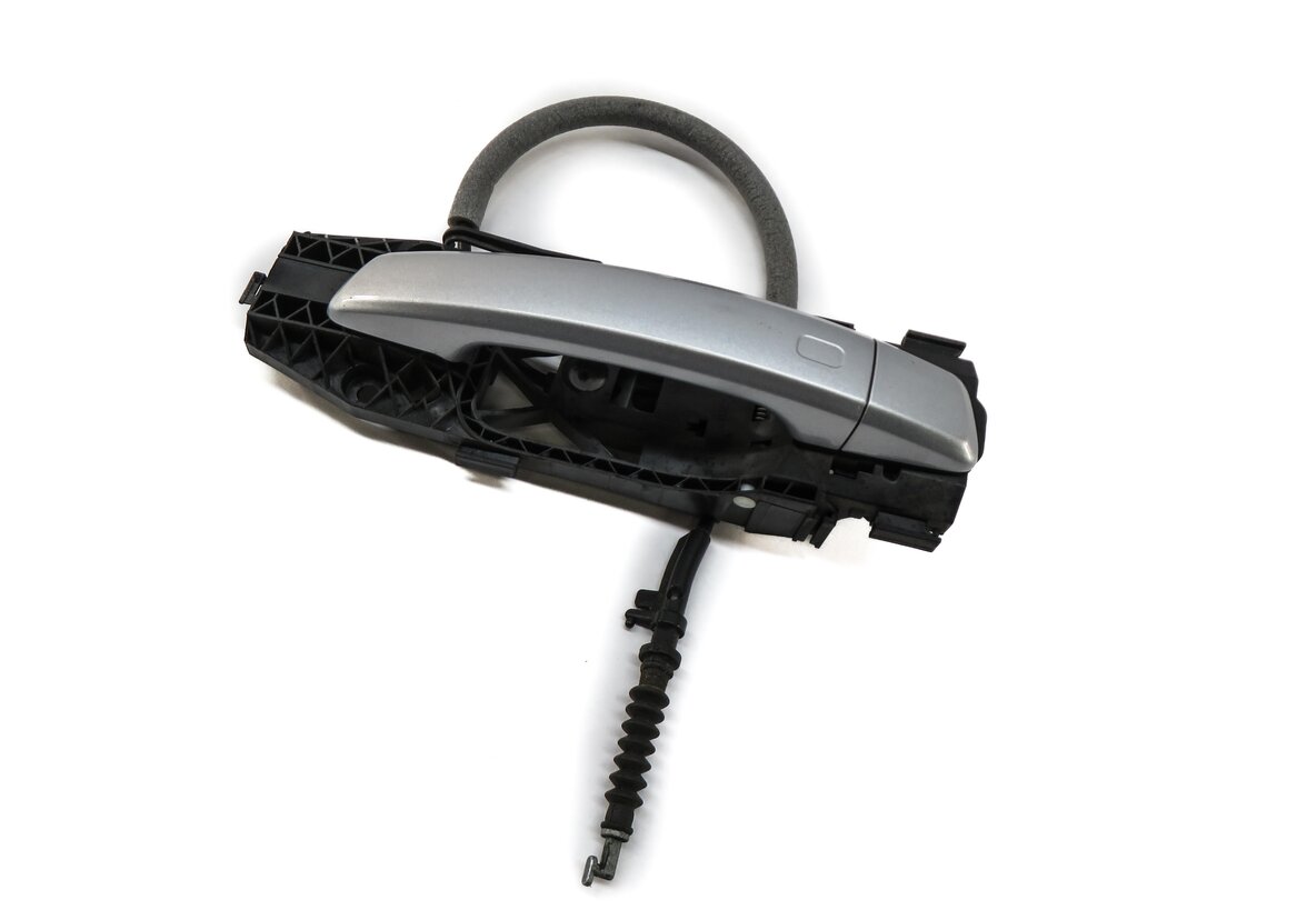 2016-2017 AUDI TT (MK3) RIGHT FRONT PASSENGER DOOR HANDLE (FLORET SILVER L5)