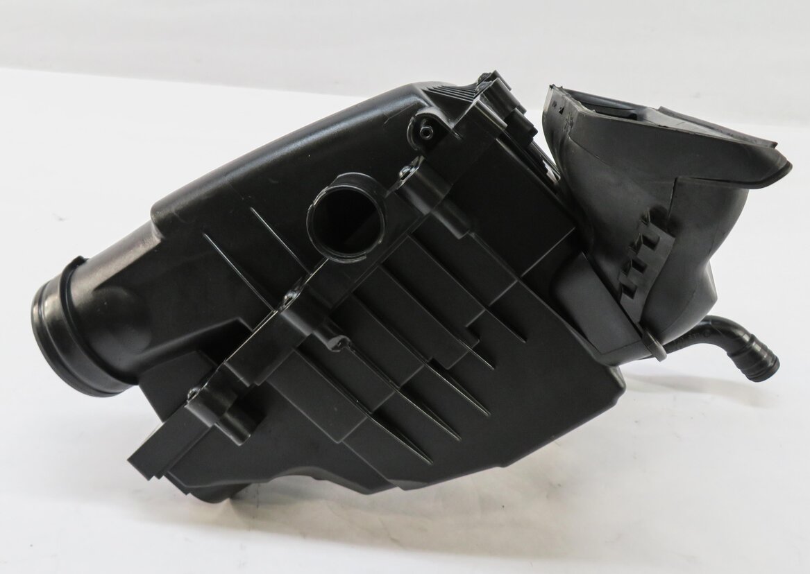 Thumbnail 4: 15-19 VW GOLF / AUDI A3 TT (8V MK3) 1.8L / 2.0L TURBO ENGINE AIR FILTER HOUSING