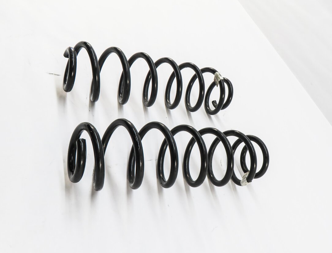 Thumbnail 4: 2015-2018 AUDI A3 S3 RS3 (8V) LEFT & RIGHT REAR SUSPENSION COIL SPRING SET
