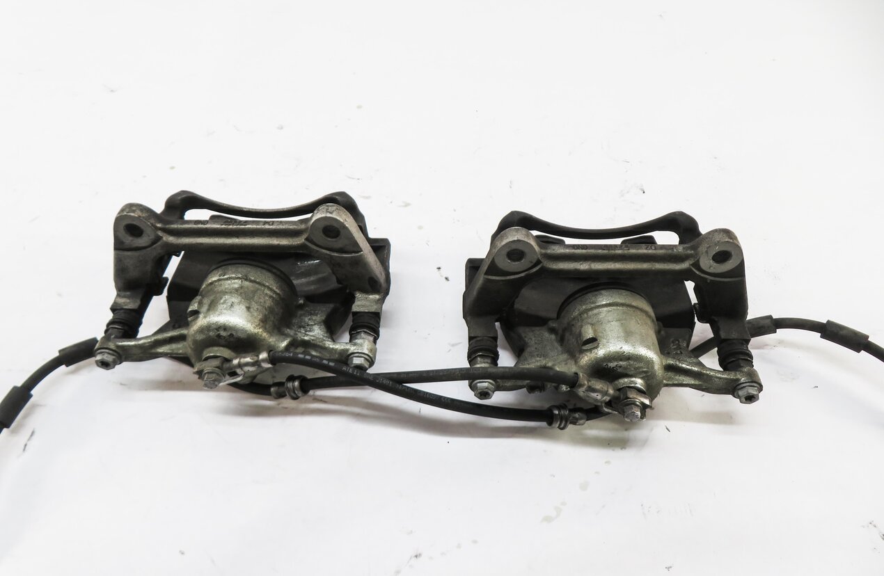 Thumbnail 4: 2015-2017 VW GOLF / AUDI A3 TT (8V MK3) 1.8T / 2.0T FRONT DISC BRAKE CALIPER SET
