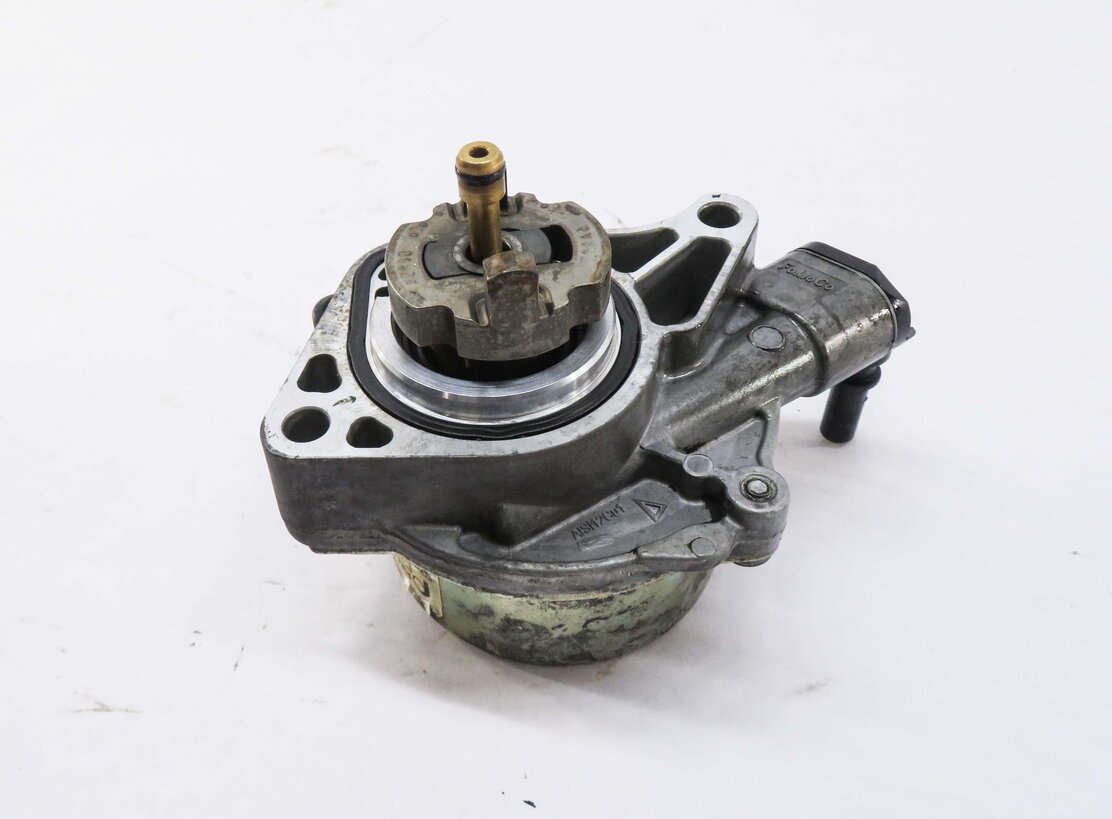 Thumbnail 4: 2010-2019 RANGE ROVER SPORT LR4 JAGUAR XE XF XK - 3.0L / 5.0L BRAKE VACUUM PUMP