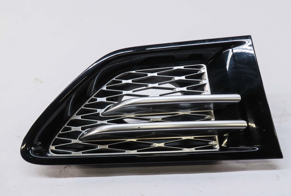 Thumbnail 2: 2012 RANGE ROVER SPORT (L320) RIGHT FRONT PASSENGER FENDER GRILLE TRIM