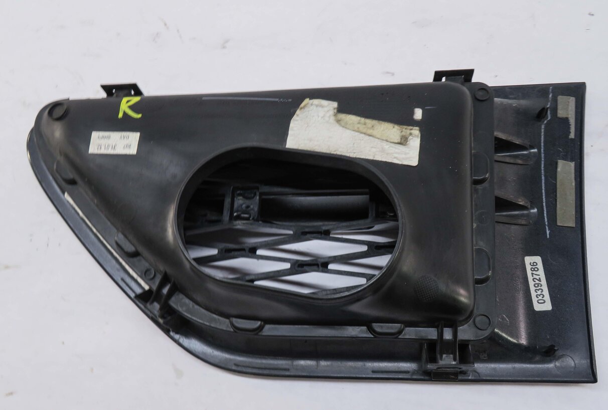 Thumbnail 4: 2012 RANGE ROVER SPORT (L320) RIGHT FRONT PASSENGER FENDER GRILLE TRIM