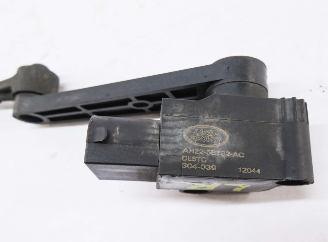 Thumbnail 4: 2012 RANGE ROVER SPORT (L320) LEFT DRIVER REAR SUSPENSION HEIGHT LEVEL SENSOR