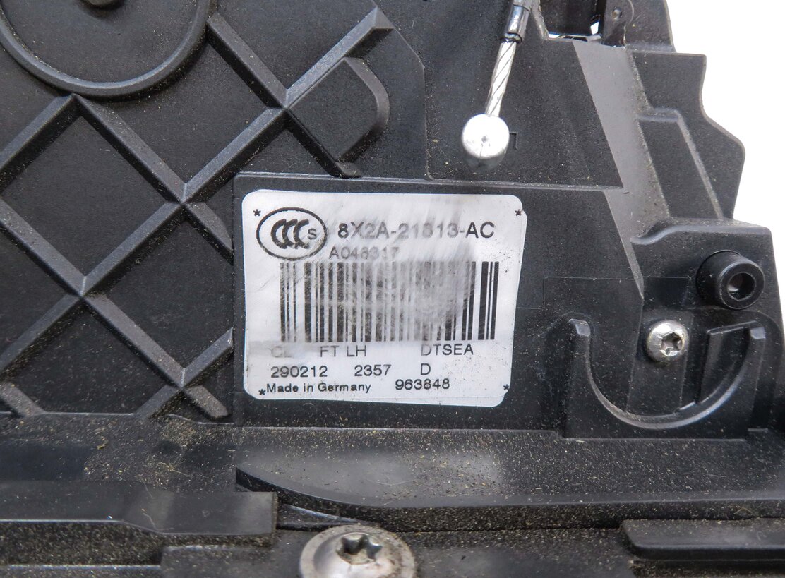 Thumbnail 4: 2010-2019 EVOQUE LR4 / RANGE ROVER SPORT (L320) LEFT FRONT PASSIVE DOOR LATCH