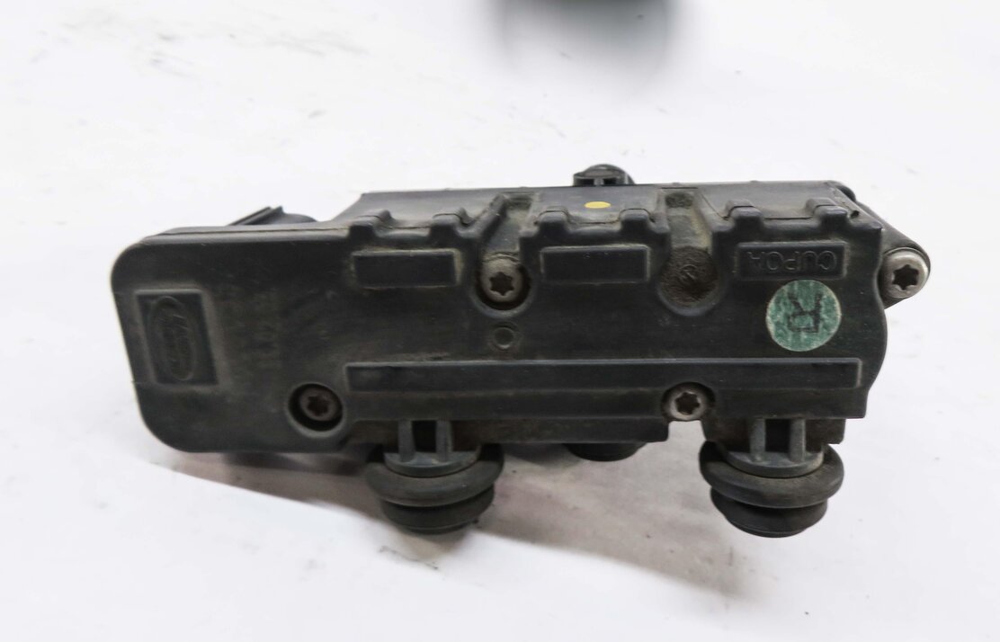 Thumbnail 5: 2012 RANGE ROVER SPORT (L320) AIR SUSPENSION VALVE BLOCK SET