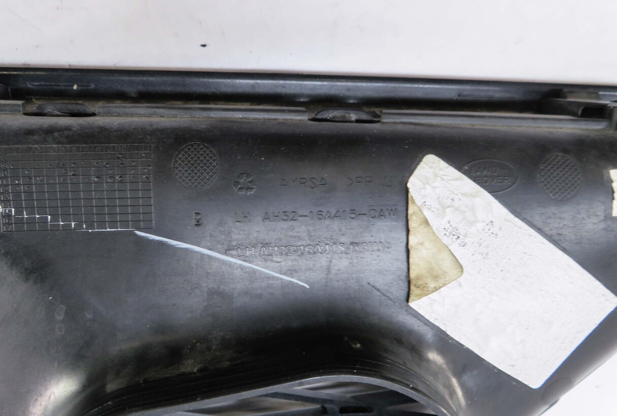 Thumbnail 5: 2012 RANGE ROVER SPORT (L320) LEFT FRONT DRIVER FENDER AIR VENT GRILLE TRIM