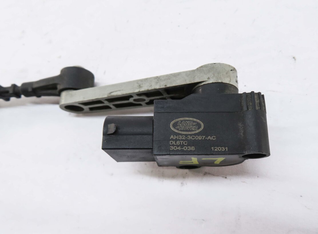 Thumbnail 4: 2012 RANGE ROVER SPORT (L320) LEFT FRONT DRIVER SUSPENSION HEIGHT LEVEL SENSOR